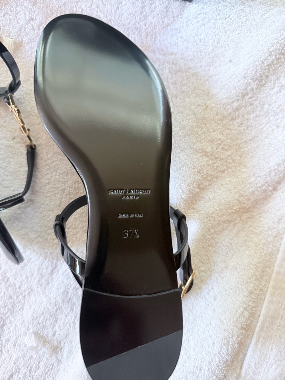 Saint Laurent Black Patent Thong Sandals with Gold YSL Logo - Picture 6 of 9